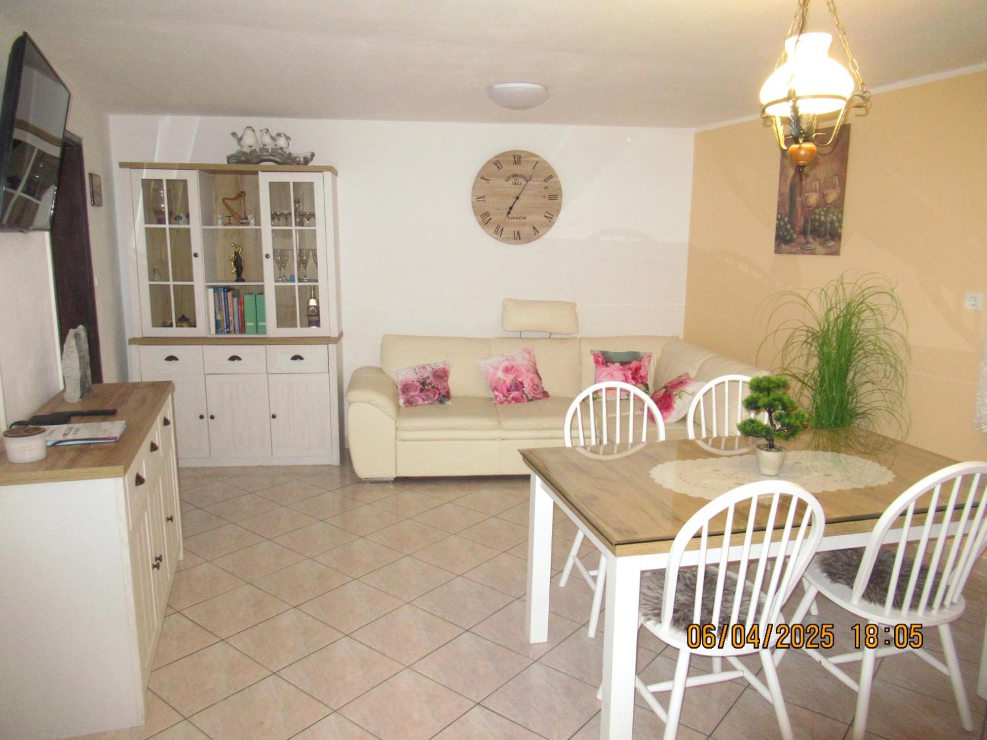 Apartma Qbed Gracisce ภายนอก รูปภาพ
